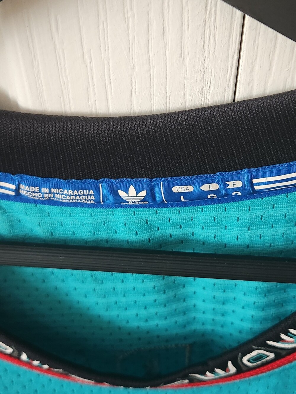 Adidas Mike Bibby Vancouver Grizzlies #10 Basketball Jersey (L) 🇨🇦 - Picture 5 of 15
